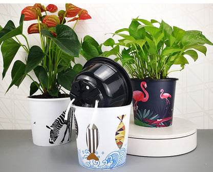 Plastic hydroponic plant pot